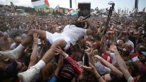 Sobre los grupos de rap Bob Vylan y Kneecap contra Israel en Glastonbury: la policía británica abrió una investigación