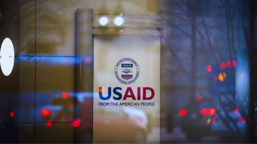 Un oficial de USAID y 3 ejecutivos de empresas se declaran culpables por sobornos que involucran más de $550 millones |