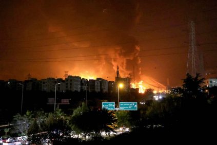 Irán Activa Su Defensa Aérea Tras Bombardeos A Israel | Internacional | Noticias