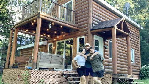 "Esto no es algo que podríamos haber comprado por sí solo": estos tres amigos pagan menos de $ 500 por mes cada uno por un chalet en condominios