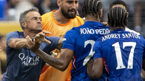 Luis Enrique agrede a Joao Pedro tras la goleada del Chelsea al PSG