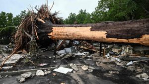 50 muertos, incluidos 15 niños con inundaciones mortales en Texas; Treinta niños buscan