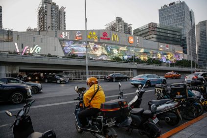 ESTA CIADAD CHINA PROHIBIRÁ TRABAJAR A LOS REPARTADORES A DOMICILIO QUE COMENTAN Infracciones Viales | Internacional | Noticias
