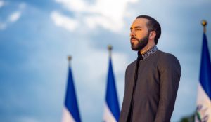 Presidente Bukele emplaza a Rolling Stone tras difusión de noticia falsa sobre El Salvador |