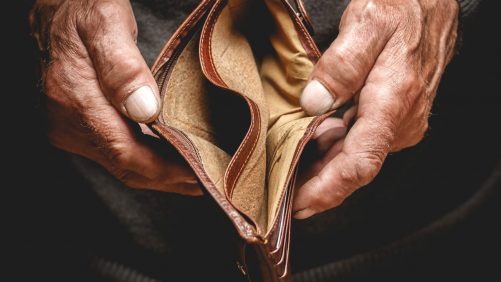 Más del 44% de los hogares no tienen suficiente dinero para vivir bien