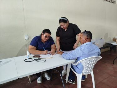 El Ministerio de Salud refuerza las medidas para combatir el dengue en San Antonio Silva, San Miguel |