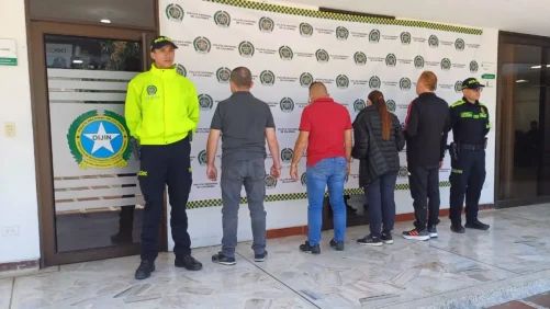 Crearon cinco empresas fachadas de moda y calzado para evadir más de 126.000 millones de pesos en impuestos: cuatro personas fueron capturadas