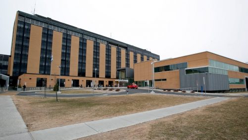Hospital Charles-Lemoyne privado de agua potable