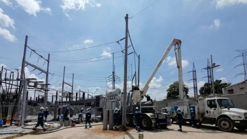 aún sin contratos de energía y con millonaria deuda con generadores