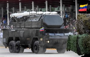 Venezuela Ostenta en Desfile Militar Por El Día de Independencia Lanzacohetes y Vehículos Militares Fabricados en Rusia y China | Internacional | Noticias