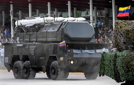 Venezuela Ostenta en Desfile Militar Por El DÃa de Independencia Lanzacohetes y VehÃculos Militares Fabricados en Rusia y China | Internacional | Noticias