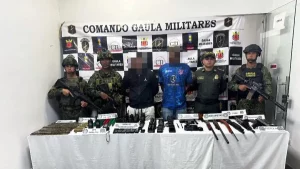 Armada capturó a dos hombres