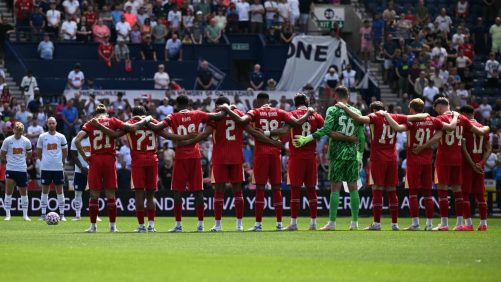 Liverpool rinde homenaje a Diogo Jota cuando el equipo regresa al campo