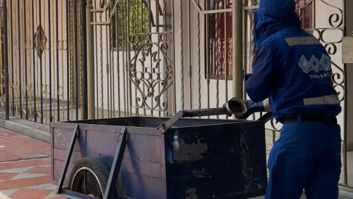 la labor silenciosa de las personas que mantienen limpia a Barranquilla