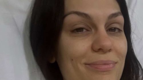 Jessie Repele su gira para someterse a una cirugía