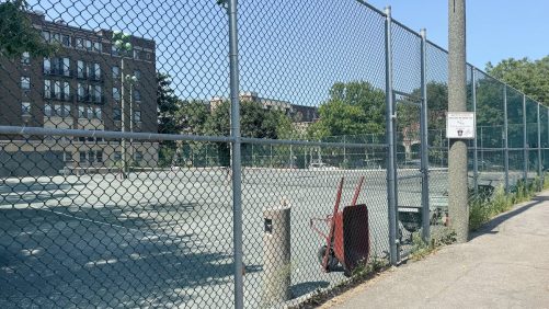 Asbesto en arcilla: varios municipios cierran temporalmente sus canchas de tenis de manera preventiva