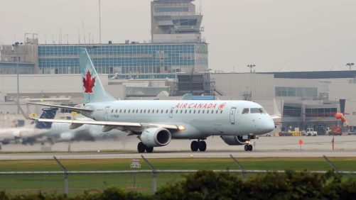 Air Canada: los agentes en la placa votan casi todos a favor de un mandato de huelga