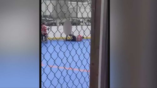 En video | Capio en la cara en la cara durante un torneo de hockey de Dek en Lac-Saint-Jean