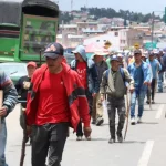 el bloqueo sigue y las autoridades continúan en mesas de diálogos