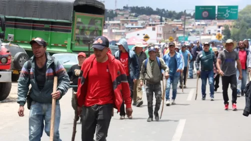 el bloqueo sigue y las autoridades continúan en mesas de diálogos
