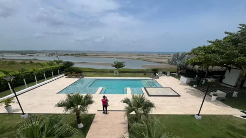 Así es el lujoso inmueble que la SAE había incautado al Cartel de Sinaloa, con playa exclusiva en Cartagena, donde seguía viviendo familia de narco