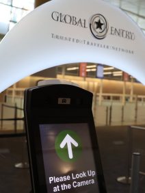Ciudadanos Estadounidenses Pueden Atravesar el Aeropuerto más ráspido con está esta tecnología del cbp | Internacional | Noticias