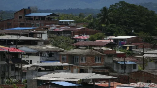 Denuncian toque de queda en comuna 12, obligado por bandas criminales; habitantes de otras zonas se confinan antes del anochecer