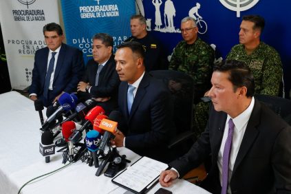 Dejan en Libertad A LOS 33 Militares Que Había Sido Secuestrados en el Sur de Colombia | Internacional | Noticias