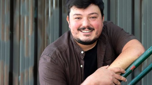 "Flavie me ayuda a darme cuenta de mis sueños: émile bilodeau inspirado en su rubia de la ile-de-la-madeleine para su nuevo álbum