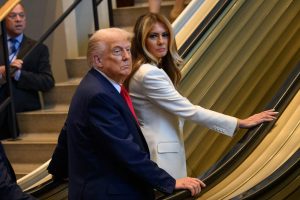 Casa Blanca Exige Investigar Incidente en Escalera Mecánica Que Afectó A Donald Trump en la Onu | Internacional | Noticias