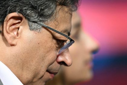 El avión de Gustavo Petro no pudo cargar combustible en Madrid por sanciones de EE.UU. | Internacional | Noticias