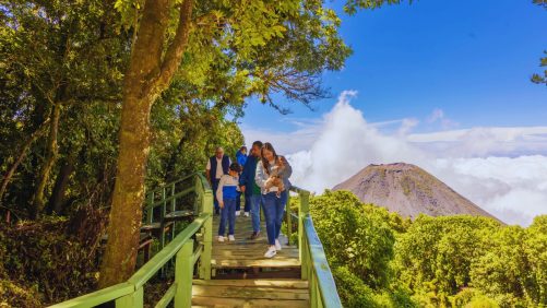 Primera Dama presenta la estrategia «El Salvador Family Friendly» ante la ONU Turismo |