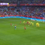 pone una falta en la escuadra y se viste de '9'
