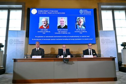 El Nobel de Física Premia A Descubrído del Efecto TÚnel Cuánico | Internacional | Noticias