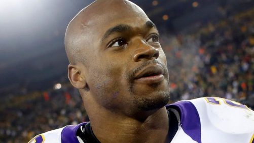 Más problemas con la ley para la ex estrella de la NFL Adrian Peterson