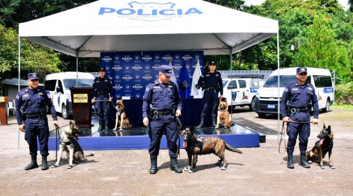 La PNC celebra a sus héroes caninos en honor a San Francisco de Asís |