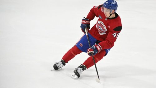 La reacción de los jugadores ante el nuevo contrato de Lane Hutson alegra a Martin St-Louis: "Me gusta casi más que una victoria"