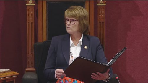 Discurso del teniente-gobernador du Québec: The PQ y QS Dejen el espectáculo rojo