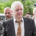 Assange pide 20 años de cárcel para el dueño de una empresa de seguridad española por espiarle en Londres | Internacional | Noticias