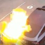 VÍDEO | Tesla explota en una estación de carga en Columbia Británica