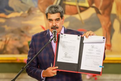 Nicolás Maduro ordena crear comandos de defensa en caso de 'lucha armada' ante despliegue de EE.UU. UU. | Internacional | Noticias