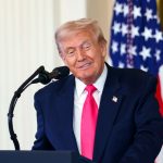 La BBC rectifica y se disculpa con Donald Trump para evitar la demanda de mil millones de dólares | Internacional | Noticias