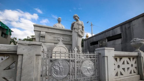 más de 1.500 policías custodiarán cementerios y templos