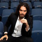 Russell Brand, artista multifacético visitará El Salvador para participar en Bitcoin Histórico |