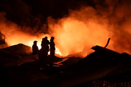 Incendio tras fuerte explosión en zona industrial de Buenos Aires se encuentra controlado | Internacional | Noticias