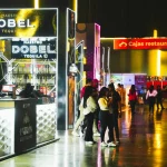 un helado tropical con tajín, chamoy y un shot de tequila