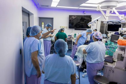 Niños salvadoreños reciben implantes cocleares gracias a alianza entre El Salvador y Marruecos |