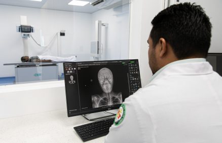 Hospital de Zacatecoluca estrena moderno equipo de radiología y tomografía |