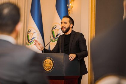 Presidente Bukele anuncia pago anticipado de aguinaldos para pensionados del sector público y privado |