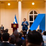 Vicepresidente Ulloa preside graduación de 5,000 funcionarios certificados en administración pública |